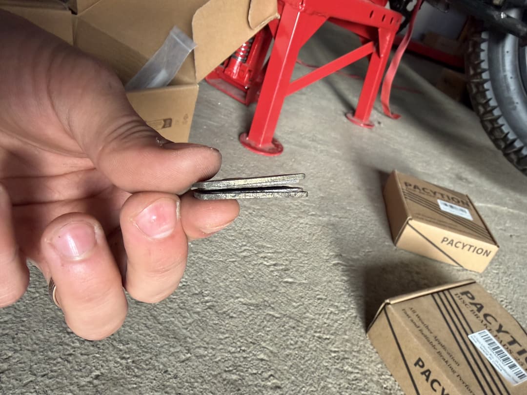 brake/pads-worn-to-backing.jpg